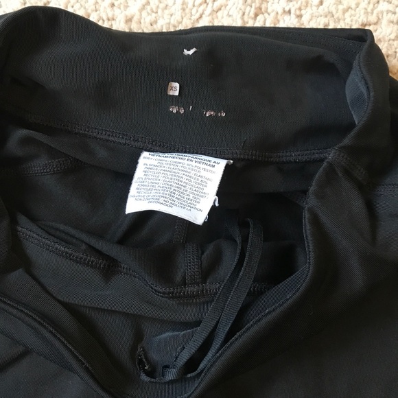Nike Black Cropped Leggings - Picture 4 of 8